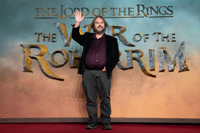 Stephen Colbert at the premiere of the new Lord of the Rings movie, The War of the Rohirrim, waving on the red carpet. Stephen Colbert at the premiere of the new Lord of the Rings movie, The War of the Rohirrim, waving on the red carpet.