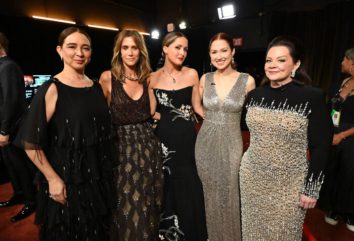 Bridesmaids sequel cast reunites at the Oscars dressed in elegant gowns with a disappointing update revealed backstage. Bridesmaids sequel cast reunites at the Oscars dressed in elegant gowns with a disappointing update revealed backstage.