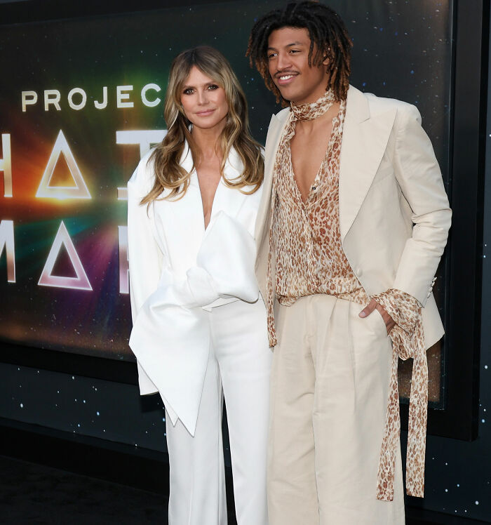 Heidi Klum and her son posing together at a premiere, showcasing their stylish looks that wowed netizens. Heidi Klum and her son posing together at a premiere, showcasing their stylish looks that wowed netizens.