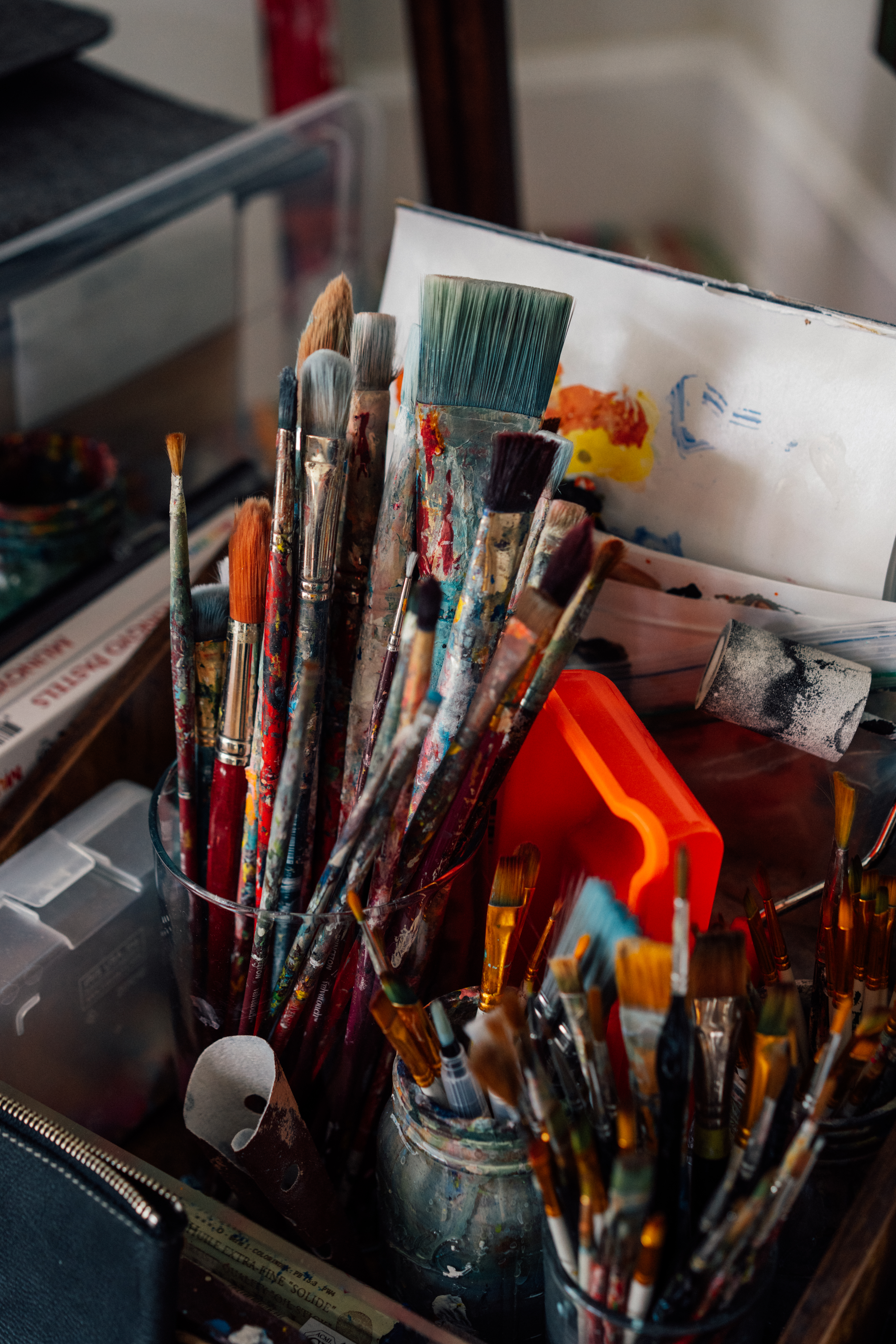 Através de cartas manuscritas, um artista está criando uma onda de amor em todo o mundo