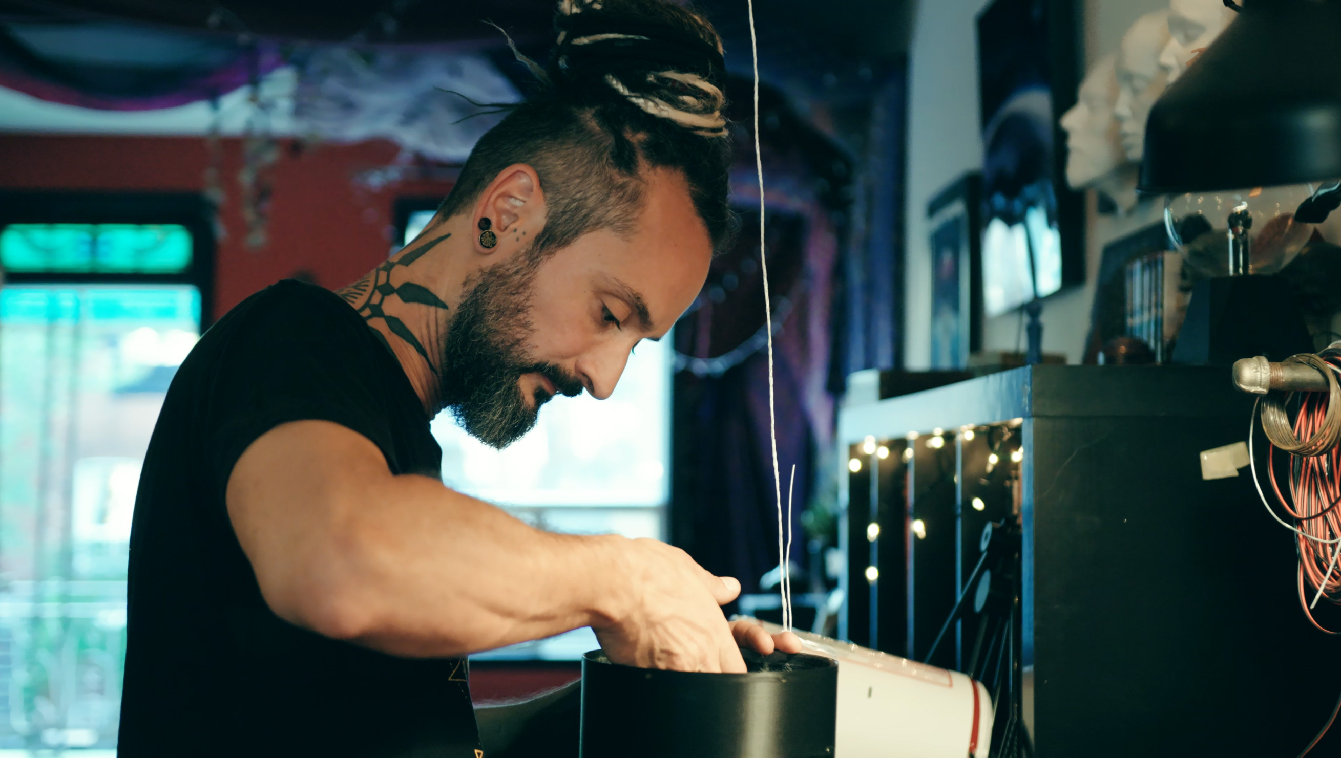 A Ghostly Silk Sculpture Was Launched To 33 Kilometers Above Earth To Test Material In Near-Space Conditions A Ghostly Silk Sculpture Was Launched To 33 Kilometers Above Earth To Test Material In Near-Space Conditions