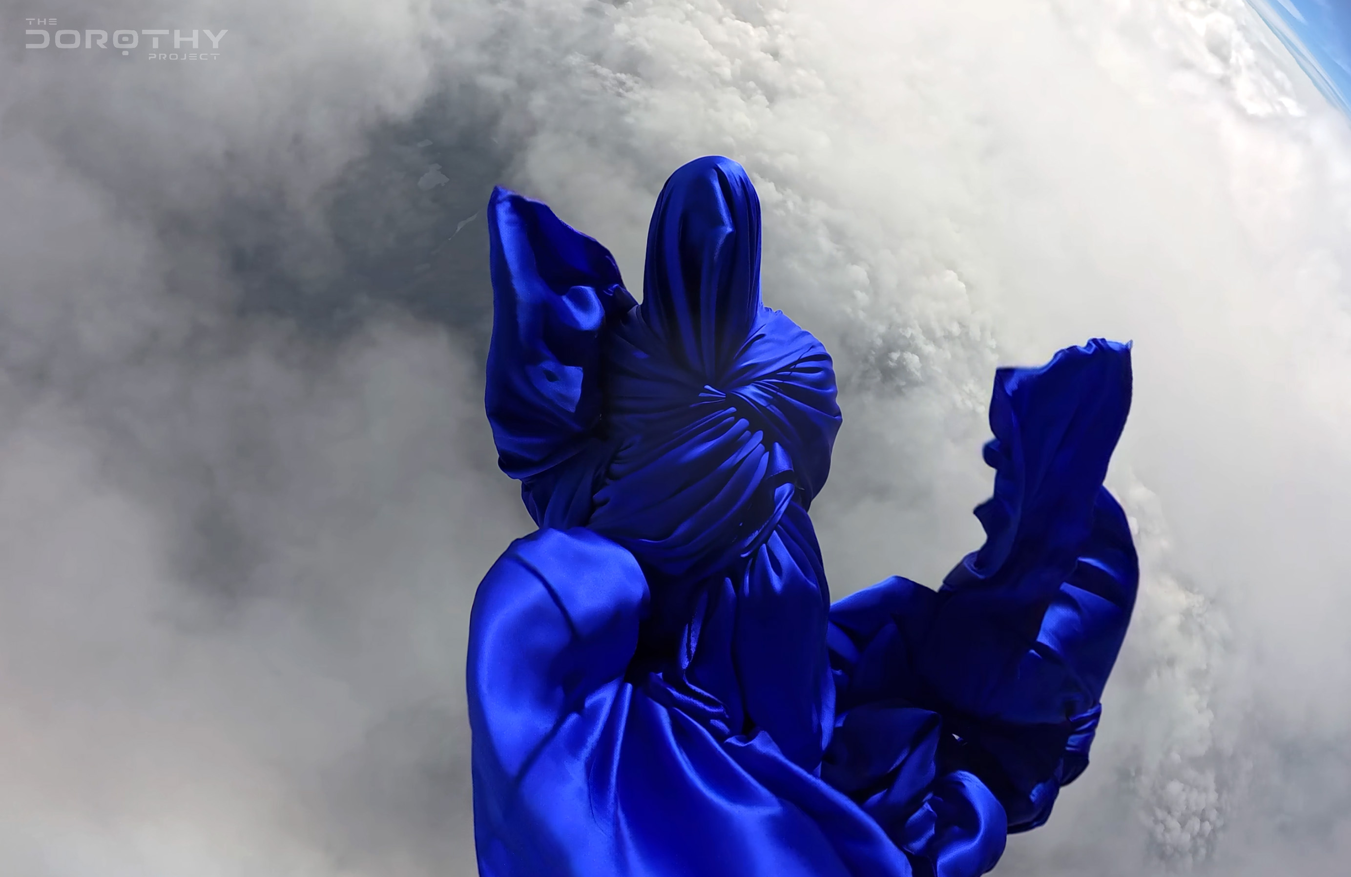 A Ghostly Silk Sculpture Was Launched To 33 Kilometers Above Earth To Test Material In Near-Space Conditions A Ghostly Silk Sculpture Was Launched To 33 Kilometers Above Earth To Test Material In Near-Space Conditions