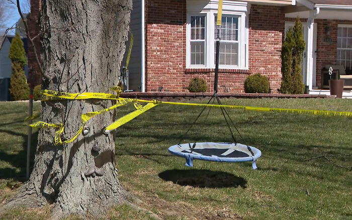 Homem "Ligado e desligado" Ex-namorada é presa por nove acusações de homicídio após supostamente matar sua família Homem "Ligado e desligado" Ex-namorada é presa por nove acusações de homicídio após supostamente matar sua família