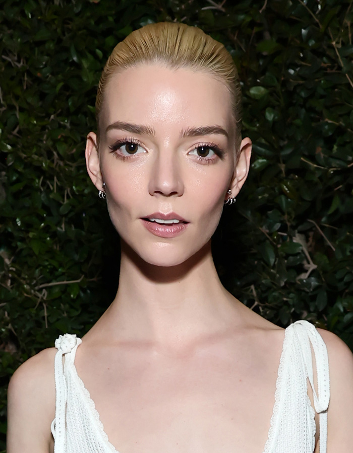 Anya Taylor-Joy at pre-Oscars dinner, fans alarmed over spreading Hollywood trend in celebrity appearances.
