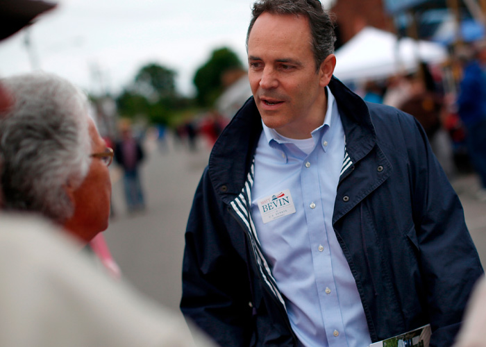 Mandado de prisão emitido para ex-governador de Kentucky