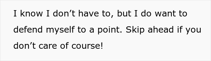 Trecho de texto discutindo uma mulher querendo usar um vestido branco em um casamento e sua necessidade de defender sua escolha.