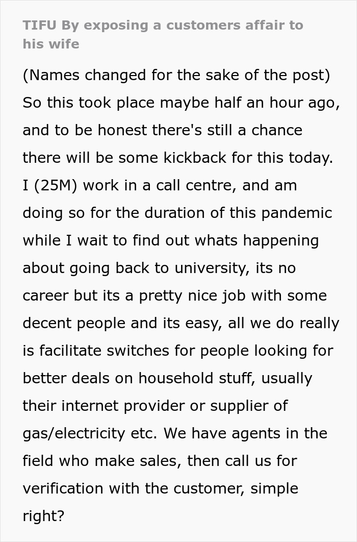 Trecho de texto sobre um funcionário revelando acidentalmente uma amante para a esposa de um cliente, causando caos em um call center. Trecho de texto sobre um funcionário revelando acidentalmente uma amante para a esposa de um cliente, causando caos em um call center.