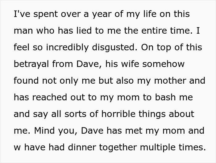 Trecho de texto que mostra uma mulher manifestando repulsa após descobrir a traição do namorado e o confronto da esposa dele.