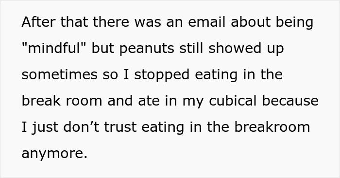 Rude Coworker Chokes On Peanut Dessert, Guy With Severe Allergy Takes Heat For Not Helping Her Rude Coworker Chokes On Peanut Dessert, Guy With Severe Allergy Takes Heat For Not Helping Her