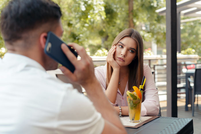 37YO Dumbstruck As She's Caught In "Teenage Drama" While Dating A Guy Obsessed With Female Bestie