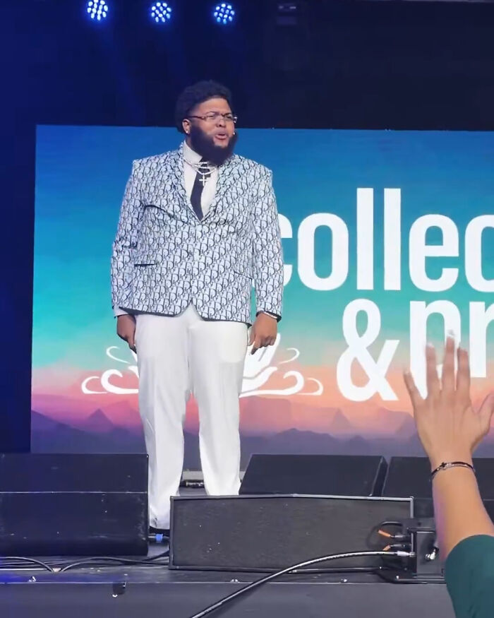 Comediante negro enfrenta reação negativa após vestir 