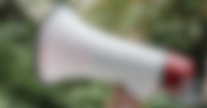 “How Sharp Is Your Vision?”: Try Naming All 28 Items We Blurred Out In These Images