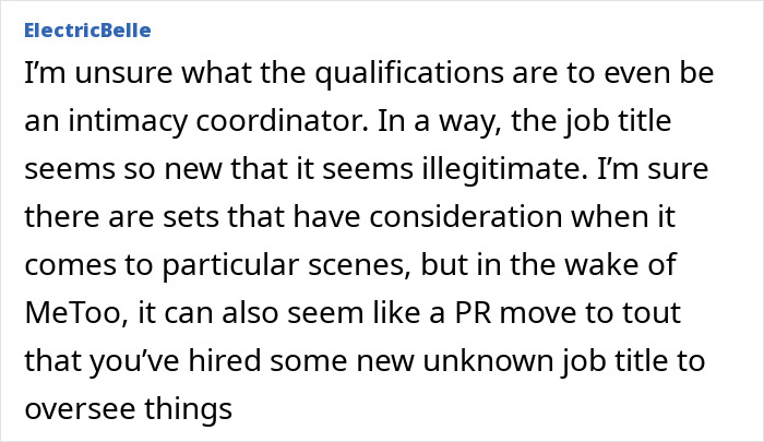 Comente discutindo a nova abordagem de Hollywood para filmar cenas íntimas e o papel dos coordenadores de intimidade.
