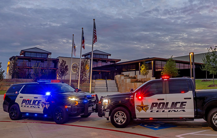 Homens aparecem com armas depois que 800 adolescentes ganham mais de US$ 4,8 milhões do Airbnb para uma festa insana Homens aparecem com armas depois que 800 adolescentes ganham mais de US$ 4,8 milhões do Airbnb para uma festa insana