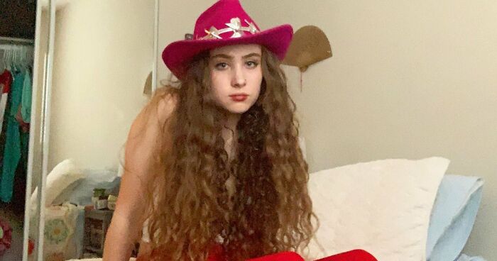 JoJo Siwa’s Look For ‘Hannah Montana’ Special Sparks Debate After Her “Trad Wife” Transformation