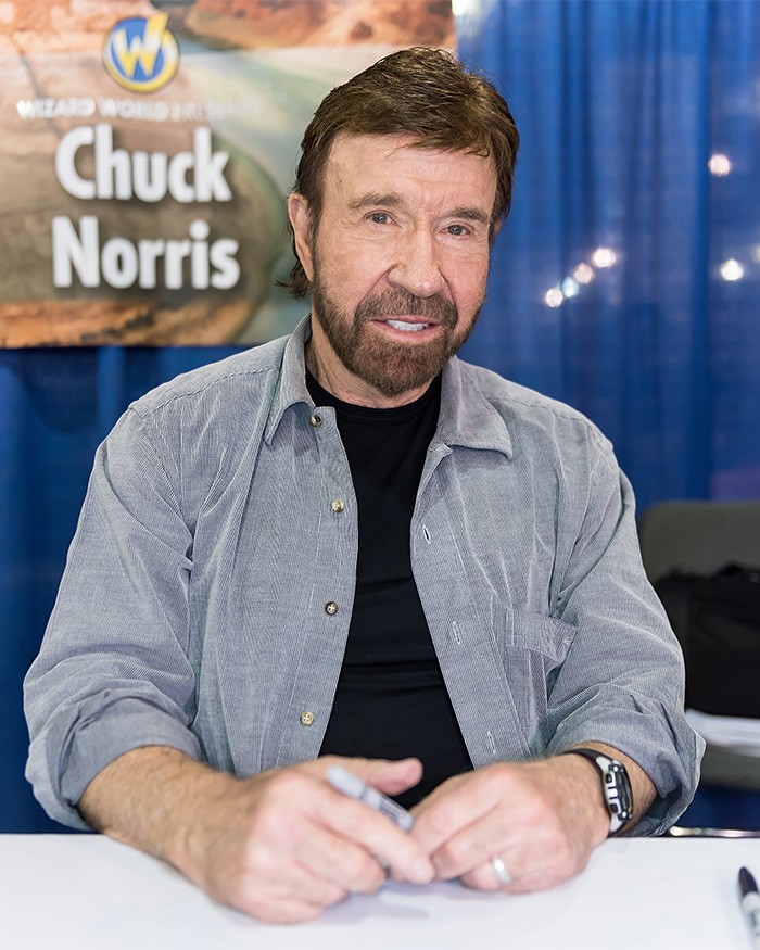 A estrela de ação Chuck Norris falece aos 86 anos após emergência médica no Havaí