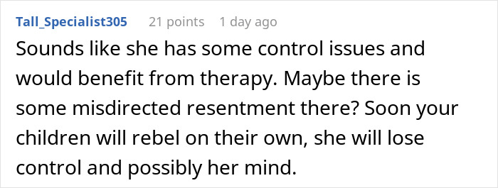 Twins-Obsessive Mom Insists They Always Match, Dad Mortified When She Scolds One For Being “Too Tan” Twins-Obsessive Mom Insists They Always Match, Dad Mortified When She Scolds One For Being “Too Tan”