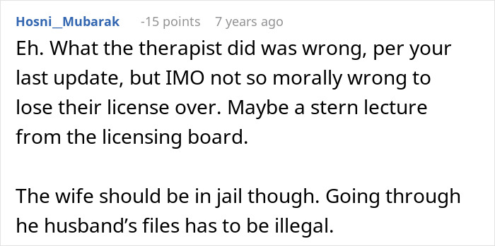 Reddit comment discussing therapist ethics and legal issues related to therapist being her boss&rsquo;s husband.