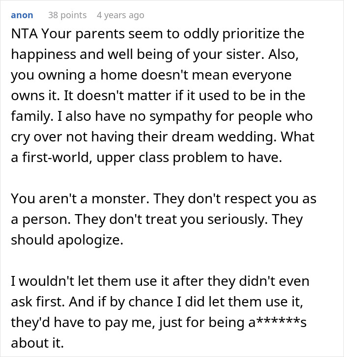 Text post showing a discussion about a bride uninvited to the wedding and issues with sibling’s house use. Text post showing a discussion about a bride uninvited to the wedding and issues with sibling’s house use.