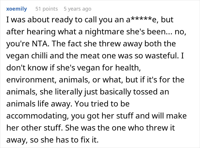 Reddit comment discussing a vegan teen, cooking meat, and lessons about wasting food in a family conflict.