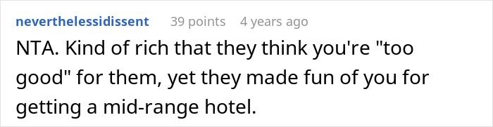 Family Ignores All Booking Warnings, Then Demands To Stay With Couple In Their Hotel Room