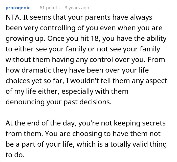 Reddit comment discussing controlling parents and daughter being sneaky about buying a house without telling them.