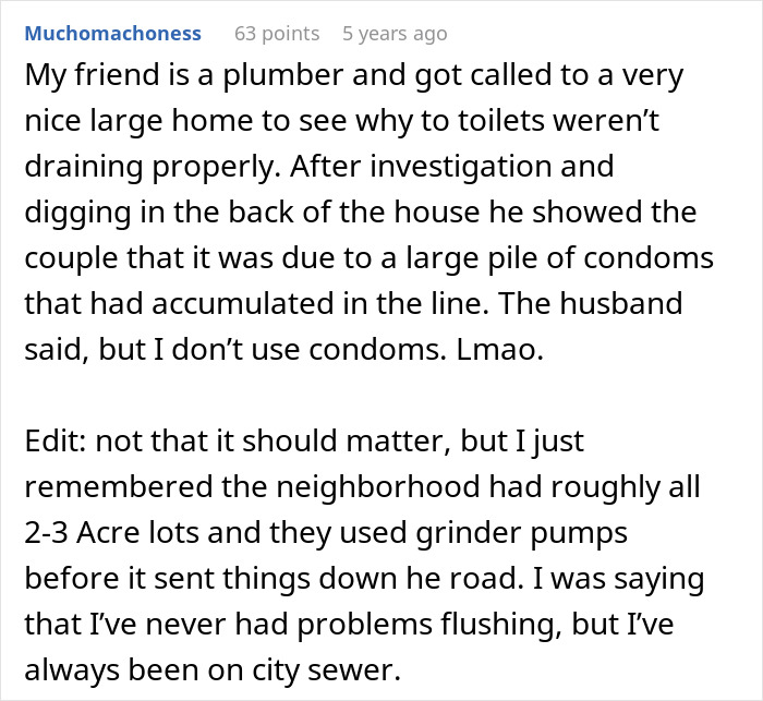 Text excerpt showing an employee accidentally revealing a mistress to a customer’s wife causing chaos in a comment thread. Text excerpt showing an employee accidentally revealing a mistress to a customer’s wife causing chaos in a comment thread.