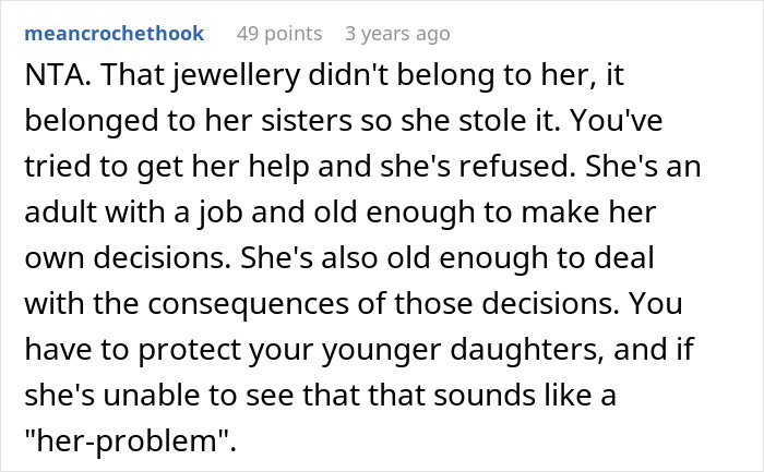 Woman Kicks Out Oldest Daughter After She Sells Family Heirlooms That She Didn’t Even Inherit Woman Kicks Out Oldest Daughter After She Sells Family Heirlooms That She Didn’t Even Inherit