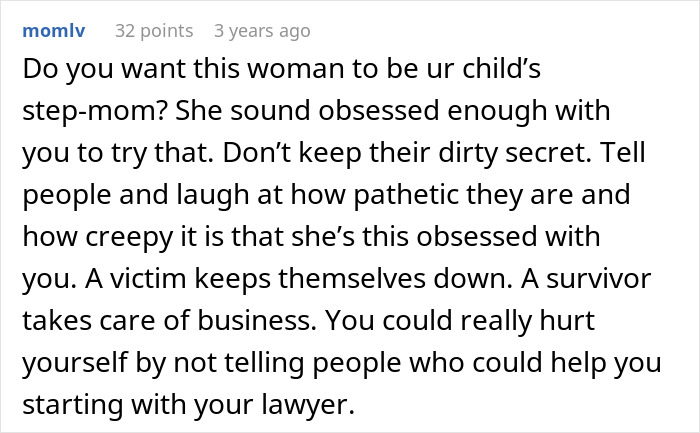 Alt text: A Reddit comment discussing a woman&rsquo;s obsession amid a spouse&rsquo;s affair and advice on revealing the secret to move forward.