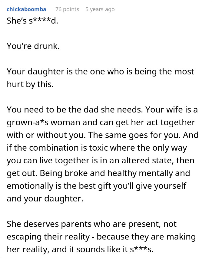 Comment warning a guy to prioritize his daughter and mental health over a toxic relationship with his wife, highlighting parental responsibility.