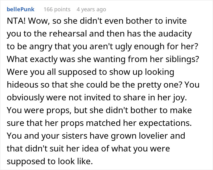 Screenshot of a forum comment discussing a bride furious that her sister worked out and looks good at the wedding. Screenshot of a forum comment discussing a bride furious that her sister worked out and looks good at the wedding.