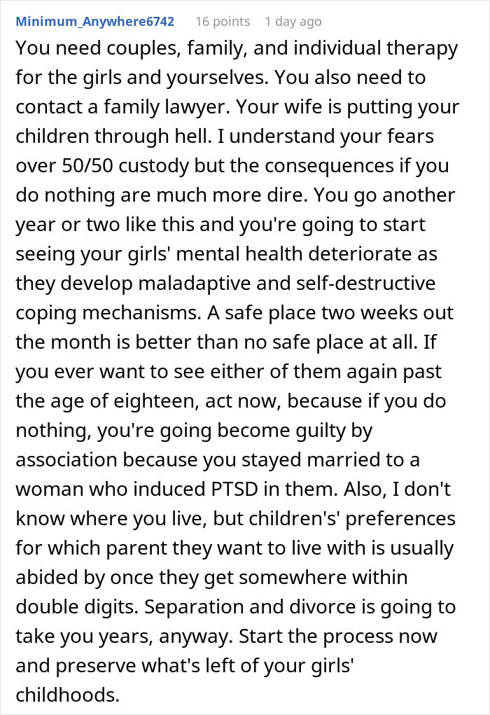 Twins-Obsessive Mom Insists They Always Match, Dad Mortified When She Scolds One For Being “Too Tan” Twins-Obsessive Mom Insists They Always Match, Dad Mortified When She Scolds One For Being “Too Tan”