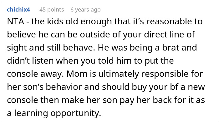 Comment discussing responsibility for 11YO breaking aunt&rsquo;s PS4 and mom&rsquo;s refusal to replace the console.