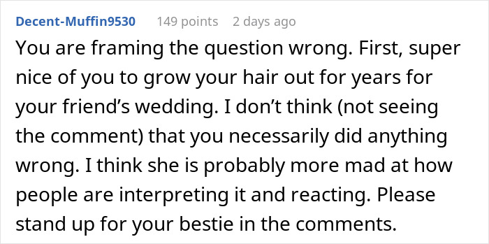 Text post from Decent-Muffin9530 commenting on a woman buzzing her hair after a friend&rsquo;s wedding and reactions to it.