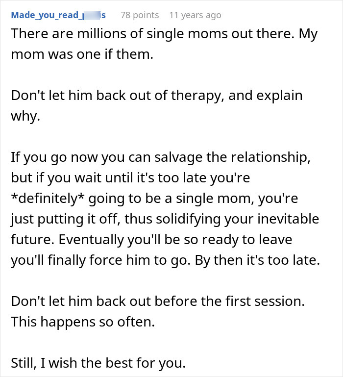 Reddit comment advising against delaying therapy to avoid becoming a single mom, discussing relationship salvage and readiness to leave.