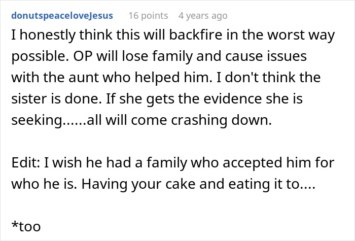 Reddit comment discussing family conflict after guy&rsquo;s sister catches him with secret boyfriend and demands he dump him.