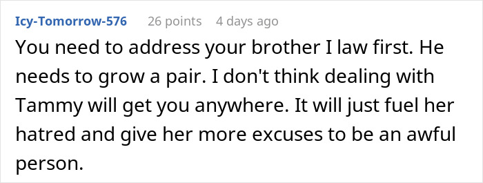 SIL Calls Kids "Misfits" At Family Photo Shoot, Mom's Hilarious Clapback Triggers A 10-Year Family Feud