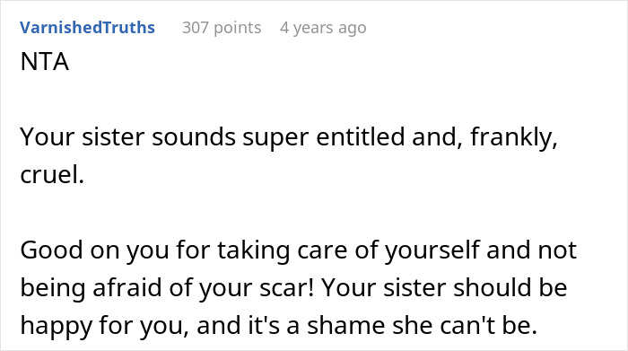 Screenshot of a forum comment discussing a bride furious that her sister worked out and looks good at her wedding. Screenshot of a forum comment discussing a bride furious that her sister worked out and looks good at her wedding.
