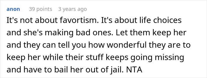 Woman Kicks Out Oldest Daughter After She Sells Family Heirlooms That She Didn’t Even Inherit Woman Kicks Out Oldest Daughter After She Sells Family Heirlooms That She Didn’t Even Inherit