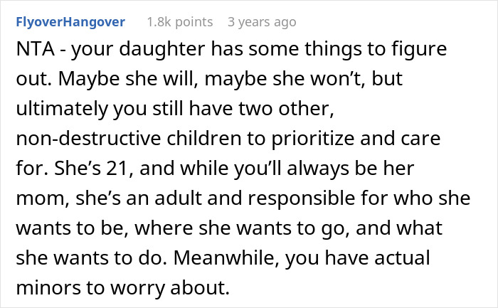 Woman Kicks Out Oldest Daughter After She Sells Family Heirlooms That She Didn’t Even Inherit Woman Kicks Out Oldest Daughter After She Sells Family Heirlooms That She Didn’t Even Inherit