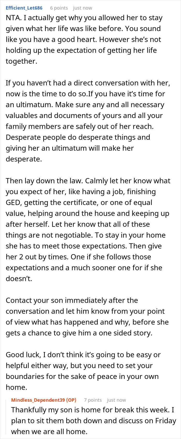 Screenshot of a Reddit discussion about a random internet stranger living with boyfriend&rsquo;s family and the mother&rsquo;s reaction to the situation.