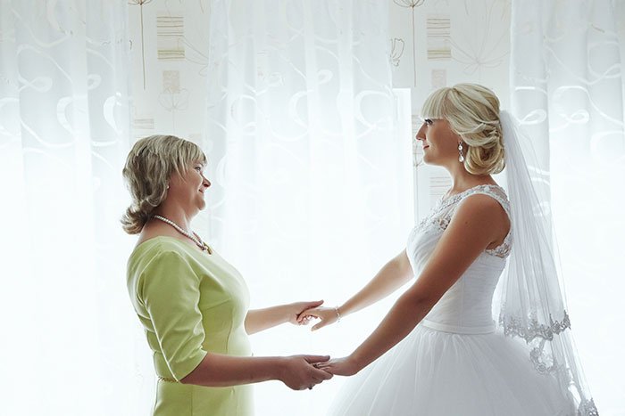 Bride Discovers Dad's Dirty Secret Days Before Wedding And Kicks Him Out, Family Goes Ballistic