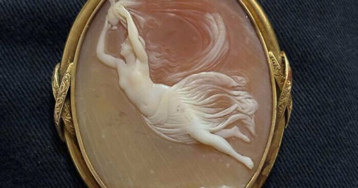 69 Of The Coolest And Most Interesting Antiques That Folks Scored In Their Lives