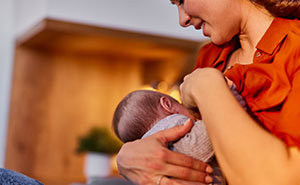 Woman Cuts Off Friend After She Freaks Out Over Feeding Baby And Calls CPS On Her