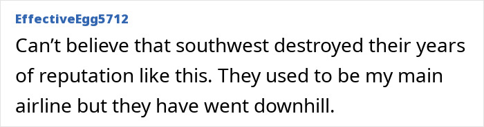Comentário expressando decepção com o fato de a política de tamanho de novos clientes da companhia aérea prejudicar sua reputação.