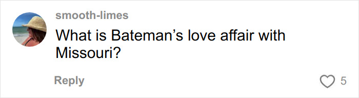 Linda Cardellini fala sobre experiência ‘estranha’ e ‘assustadora’ ao filmar cena íntima com Jason Bateman Linda Cardellini fala sobre experiência ‘estranha’ e ‘assustadora’ ao filmar cena íntima com Jason Bateman