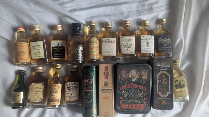 79 People Share The Strange Things Previous Owners Left Behind In Their Homes