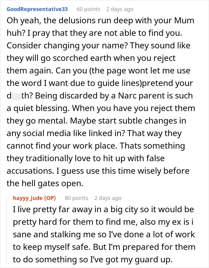 Discussão online mostrando as preocupações de um homem gay sobre a audácia dos pais após serem expulsos e o financiamento da aposentadoria.