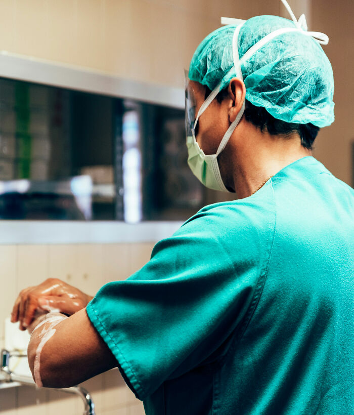 29 Feelings, Opinions And Behind-The-Scenes Events Doctors Wouldn’t Want Their Patients To Know