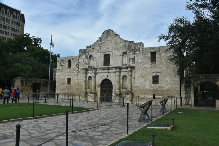 The Alamo historic landmark surrounded by visitors, illustrating popular myths about iconic landmarks around the world.